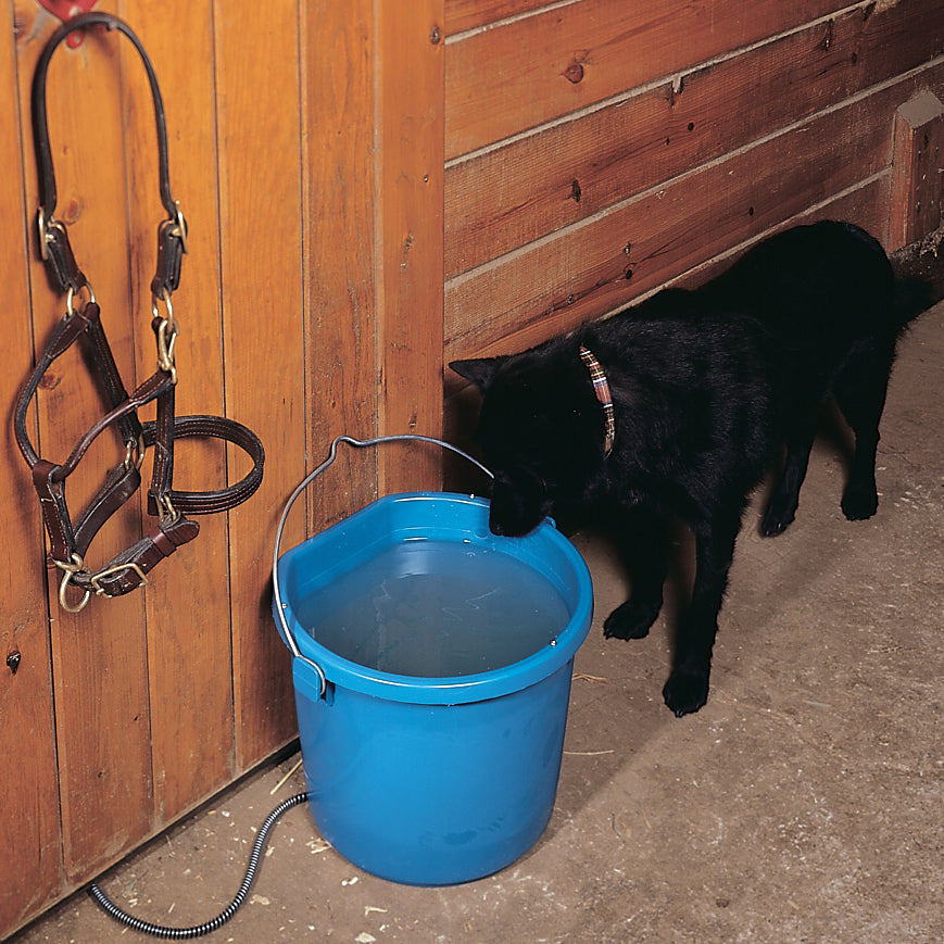 API 20 Quart (5 Gallon) Heated Flat Back Bucket - Critter Country Supply Ltd.